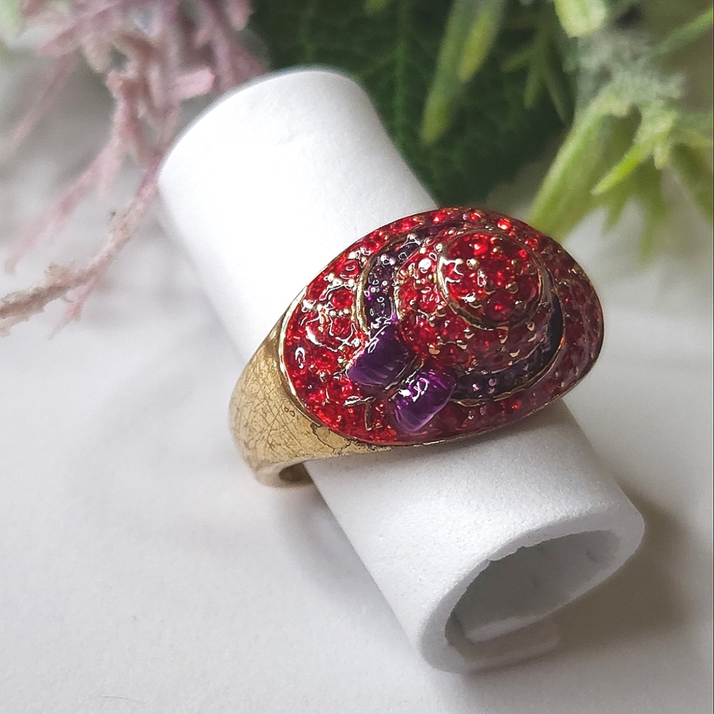 Vintage Gold Plate Ladys Red Hat Society Ring Crystal Statement Ring Size 8